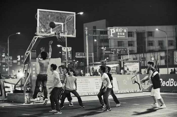 令人爱不释手的《热血街篮》，原来指尖上的篮球可以如此迷人